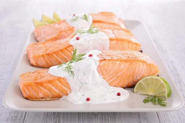 Salmon with cream and dill — Stock Photo, Image