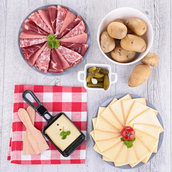 Raclette ser i składnik — Zdjęcie stockowe