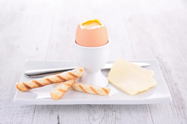 Ovos, torradas e manteiga — Fotografia de Stock