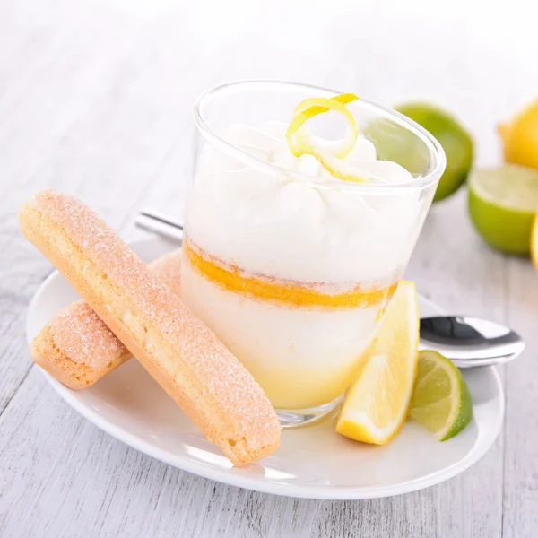 Dessert tiramisu au citron — Photo