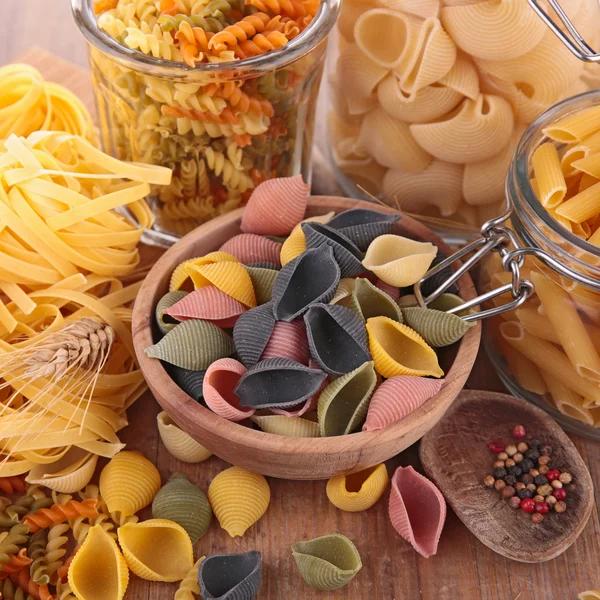 Blandade rå pasta — Stockfoto