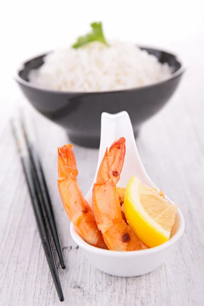 Rice and shrimps — Stock Photo, Image