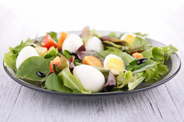 Vegetable salad with egg — Stock Photo, Image