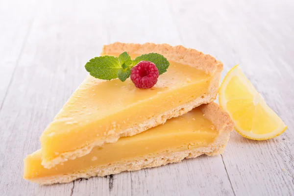 Лимонный цитрусовый пирог — стоковое фото