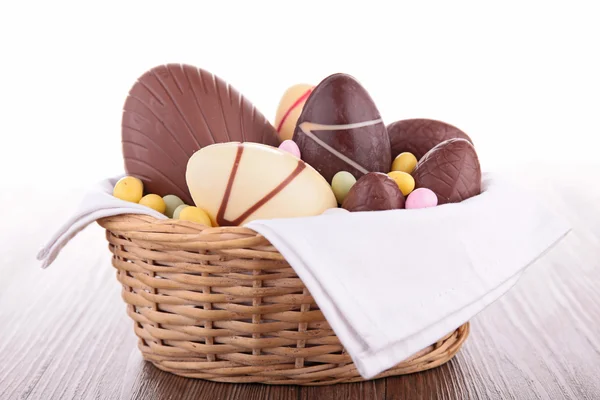 Huevo de Pascua de chocolate — Foto de Stock