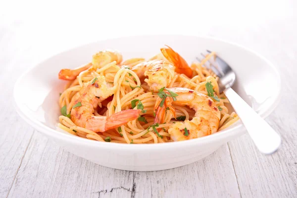 Pasta and shrimp — Stock Photo, Image