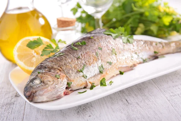 Pescado a la plancha — Foto de Stock