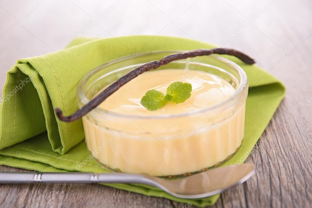 Vanilla cream dessert