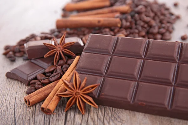 Chocolate and spices — Stock Photo, Image