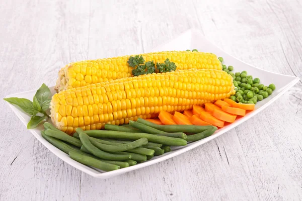 Кукурудза та овочів — стокове фото