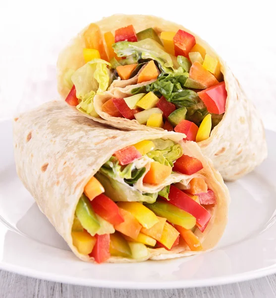 Tortilla wrap with vegetables — Stock Photo, Image