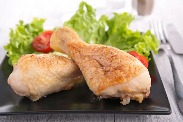 Roast chicken leg — Stock Photo, Image