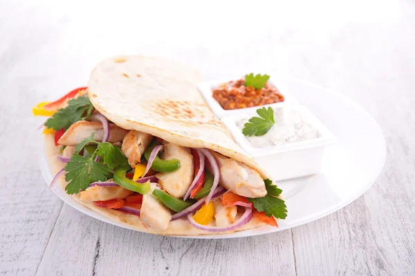 Fajita with vegetable and chicken — Stock Photo, Image