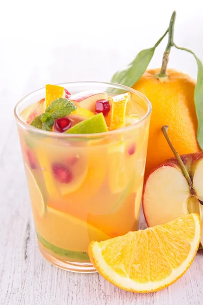 Obstsalat und Saft — Stockfoto