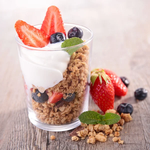 Beeren und Müsli — Stockfoto