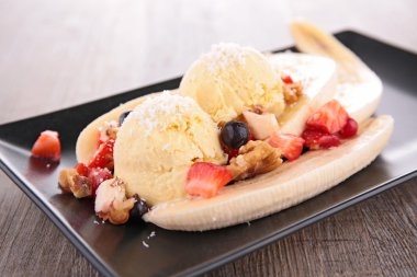 muz ve vanilyalı dondurma