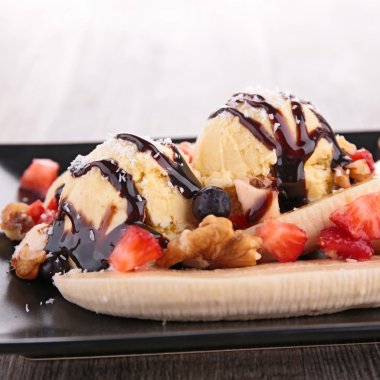 muz ve vanilyalı dondurma