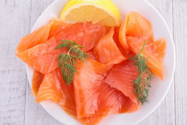 Tütsülenmiş somon