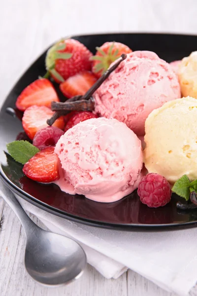 Strawbery морозива — стокове фото