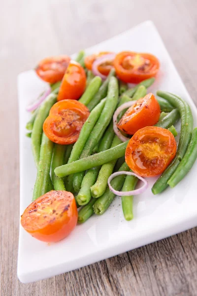 Grön bönsallad med tomat — Stockfoto
