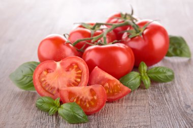 domates ve fesleğen