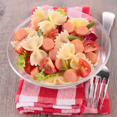 makarna salatası ile