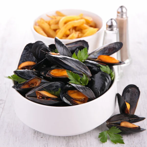 Mussel with parsley — Stock Photo, Image