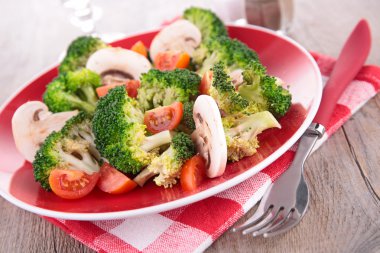 Brokoli Salatası