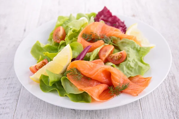 Salmon salad — Stock Photo, Image