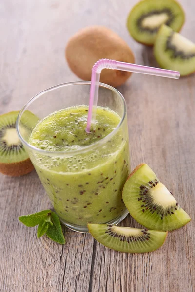 Kiwi juice — Stock Photo, Image