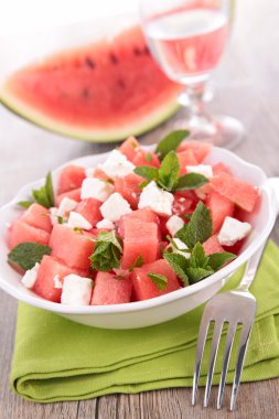 Karpuz salatası