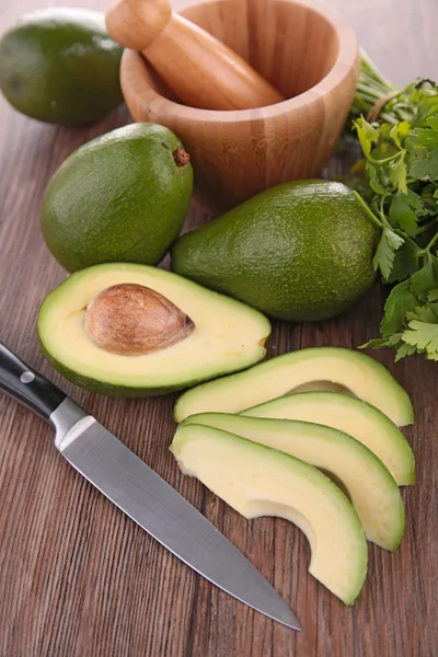 Нарезанный авокадо — стоковое фото