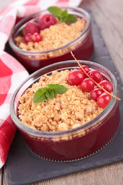 Berry crumble — Stock Photo, Image