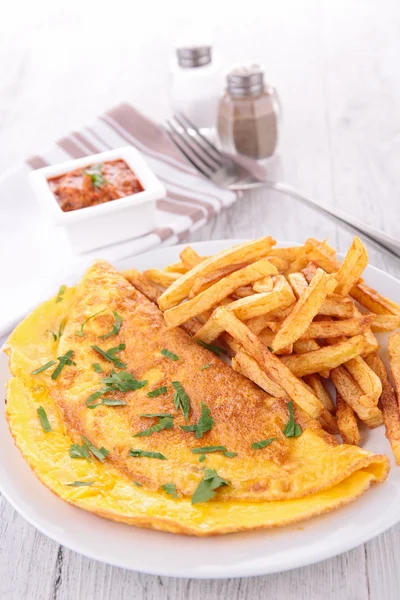 Omelette et frites — Photo
