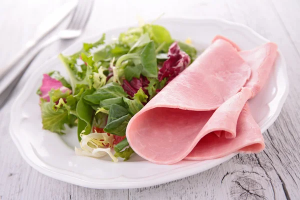 Presunto e salada — Fotografia de Stock