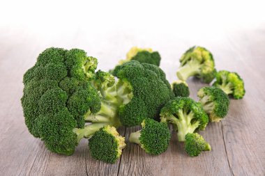çiğ brokoli