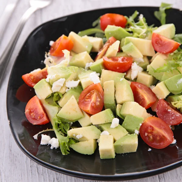 Ensalada de aguacate con tomate —  Fotos de Stock