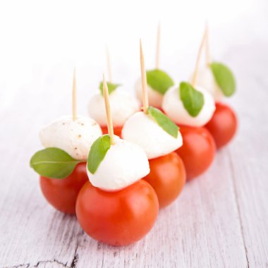 meze - domates ve mozzarella
