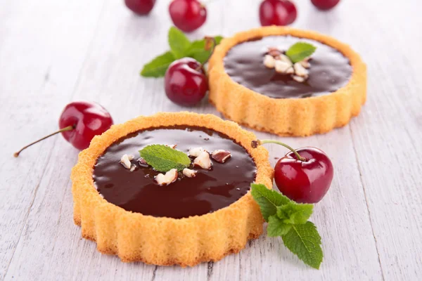 Tortas de chocolate e cerejas — Fotografia de Stock