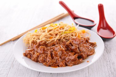 sığır eti ve erişte