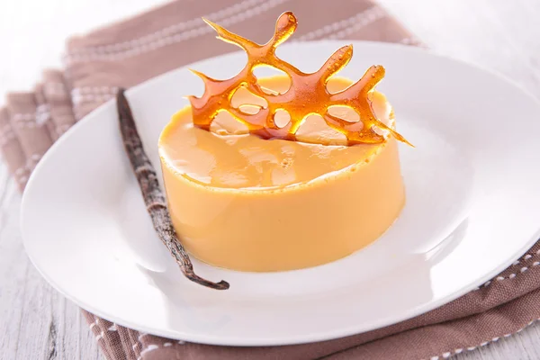 Карамельный десерт — стоковое фото