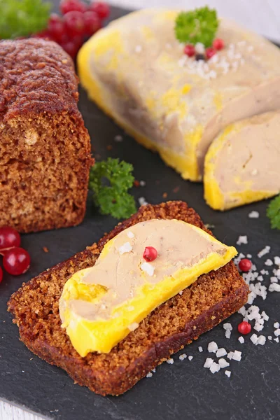 Gingerbread and foie gras — Stock Photo, Image
