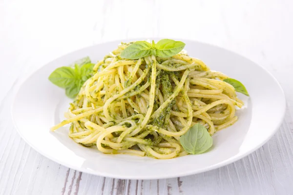 Esparguete pesto — Fotografia de Stock