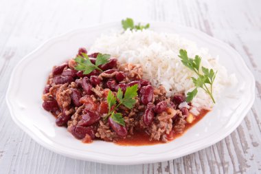 Chili con carne ve pirinç