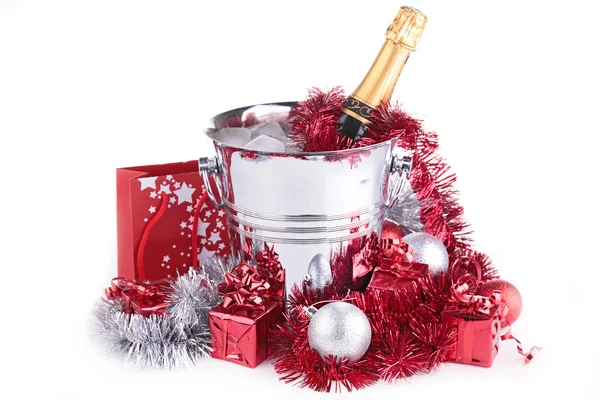 Šampaňské a Vánoční dekorace — Stock fotografie
