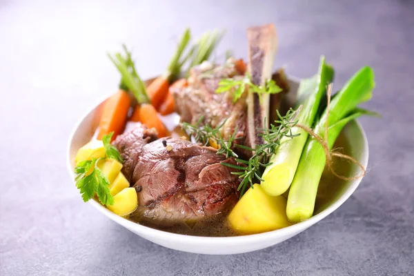 Zöldségből Húslevesből Főzött Marhahús — Stock Fotó