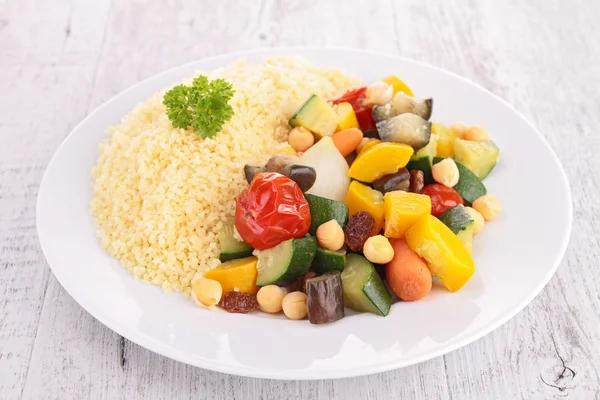 Cuscus cu legume — Fotografie, imagine de stoc