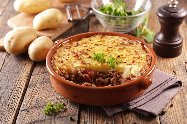 Patates püresi ve kıyma.