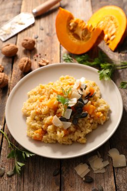 kabaklı risotto ve ceviz tabağı