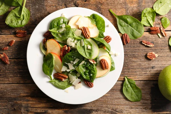 Spinach Salad Apple Pecan Nut Cheese — Stock Photo, Image